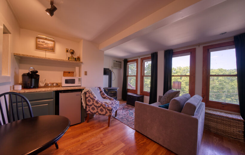 Edgewood Terrace Suite