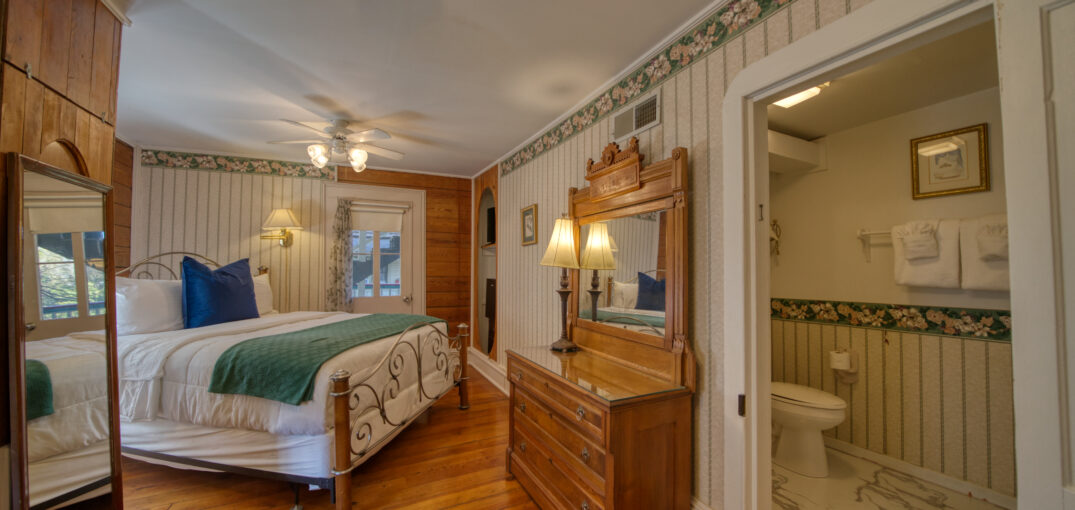 Magnolia Suite at the Piedmont on Spring in Downtown Eureka Springs