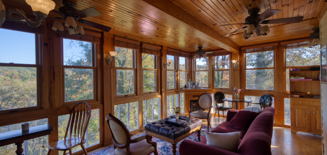 Common Living Room at Piedmont on Spring in Eureka Springs