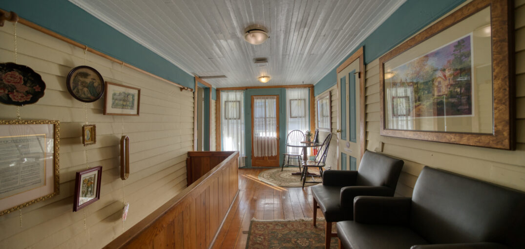 Upstairs common area at Piedmont on Spring in downtown Eureka Springs