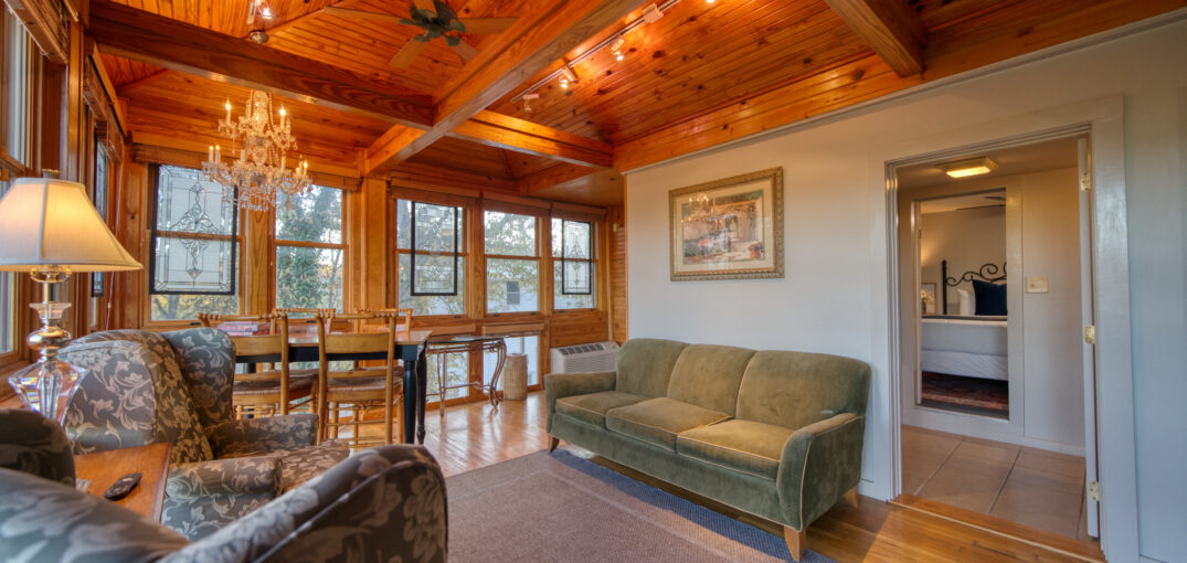 Crystal Terrace at the Piedmont on Spring in Downtown Eureka Springs