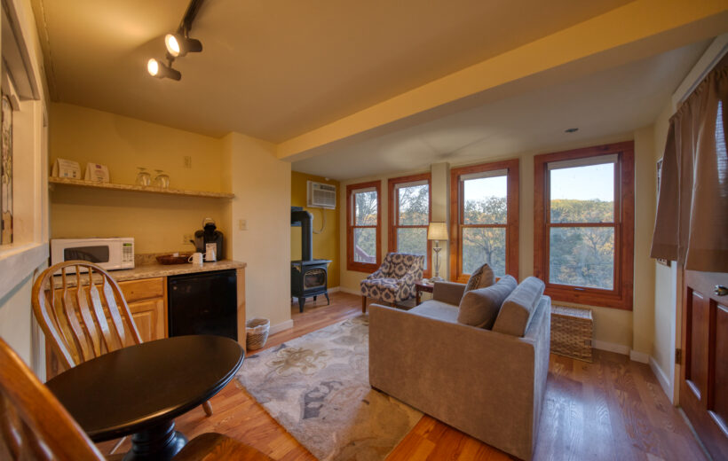 Edgewood Terrace Suite