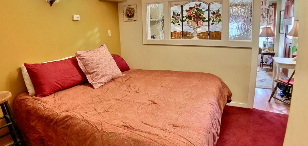 Piedmont House - Edgewood Terrance Suite King Bed