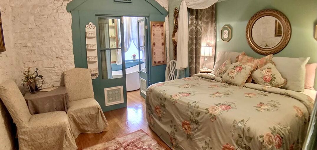 Piedmont House - Hideaway Suite King Bed 1