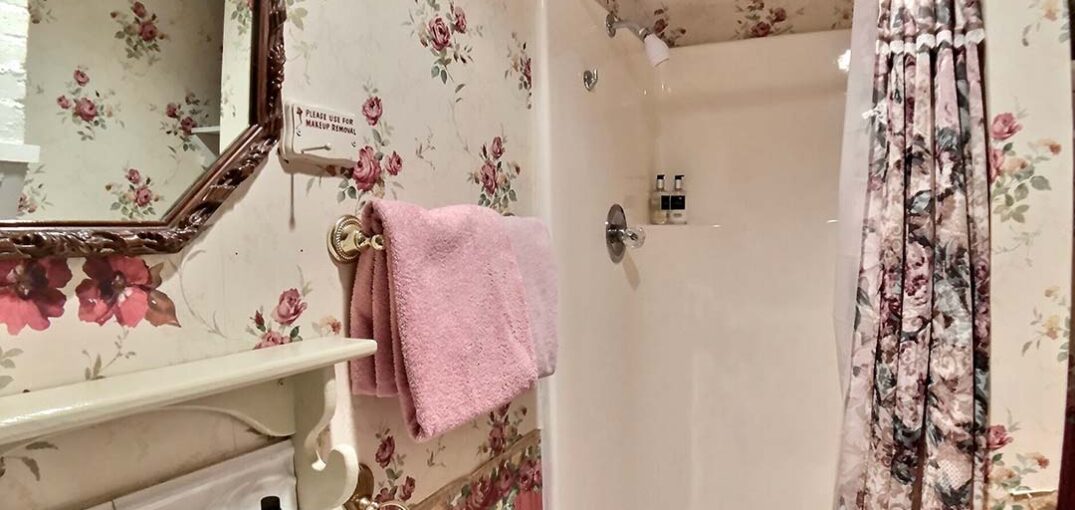 Piedmont House - Victorian Suite Shower